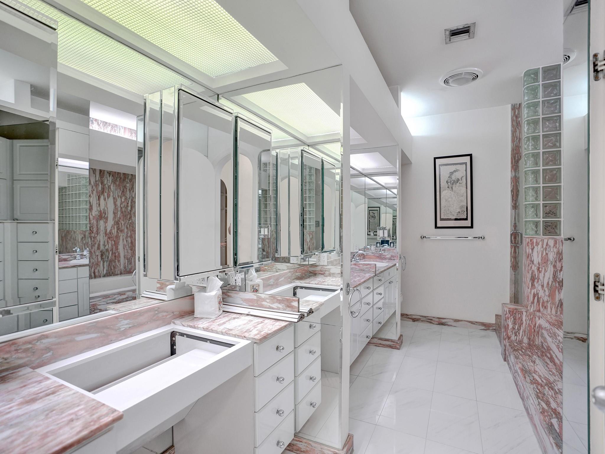 BAY COLONY - Residential