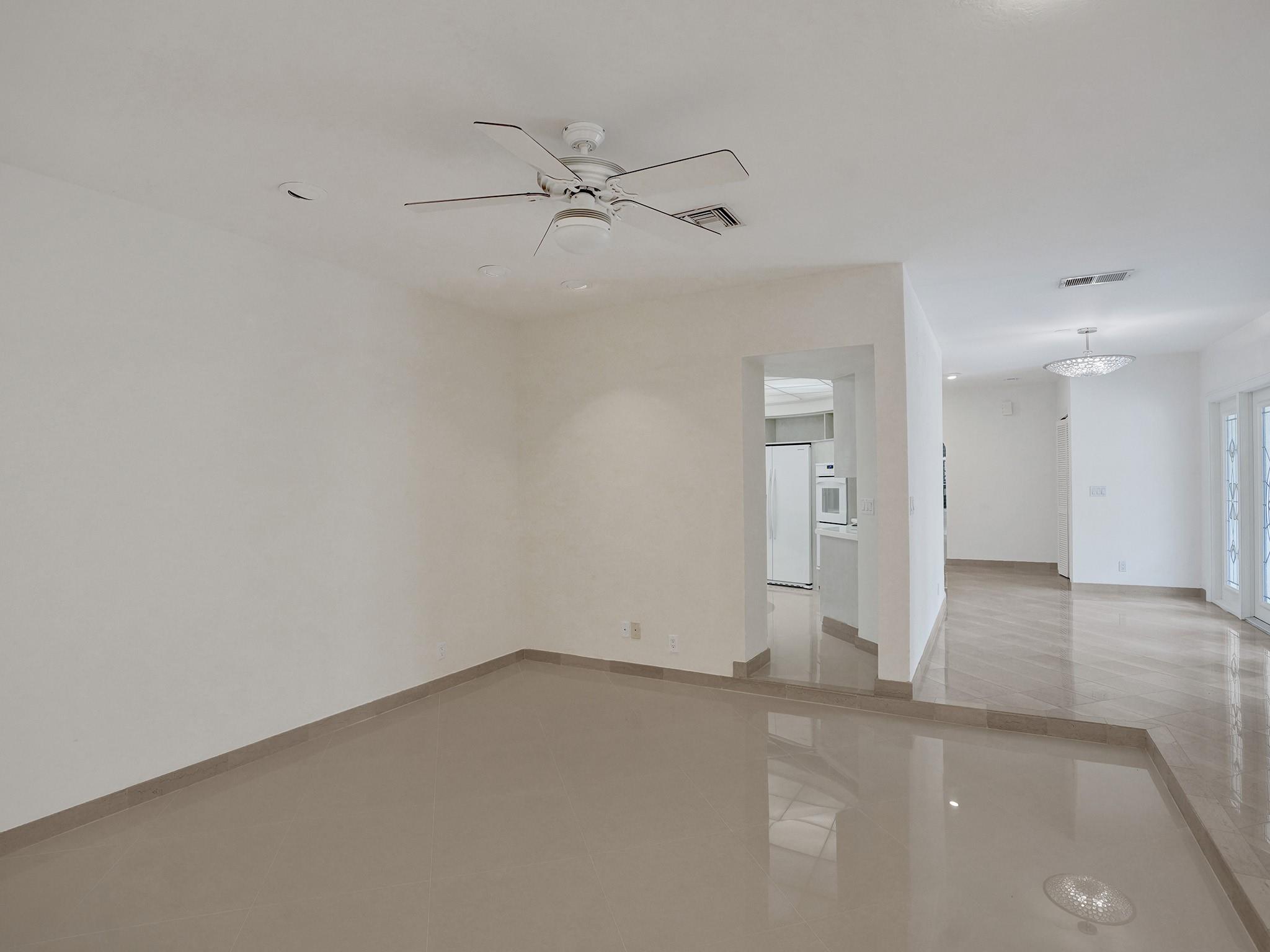 BAY COLONY - Residential