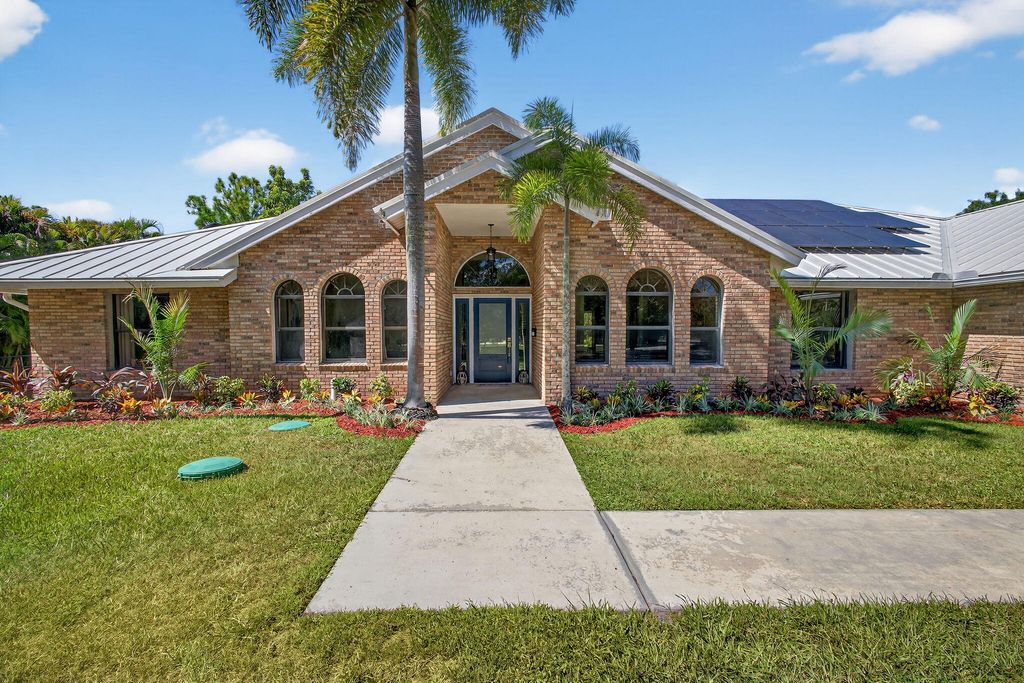 Photo of 10139 157th Street N, Jupiter, FL 33478 (MLS # R11116962)