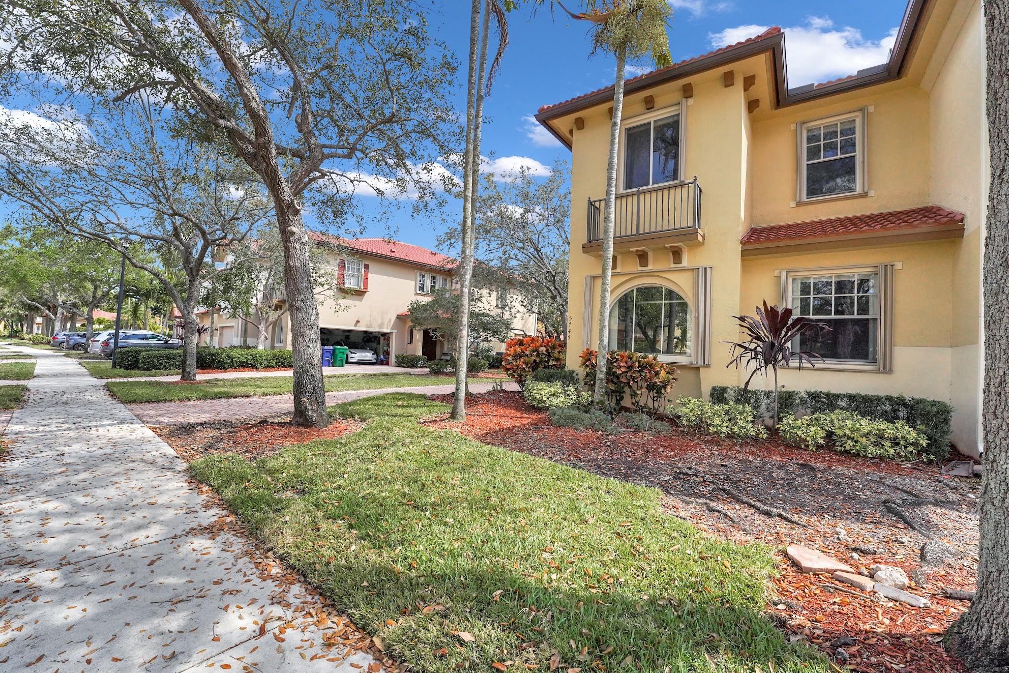 HERON BAY - Residential