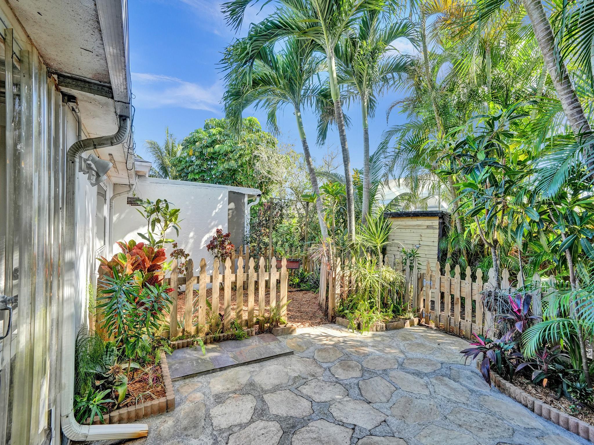 VILLAS OF GOLF VIEW HARBO - Residential