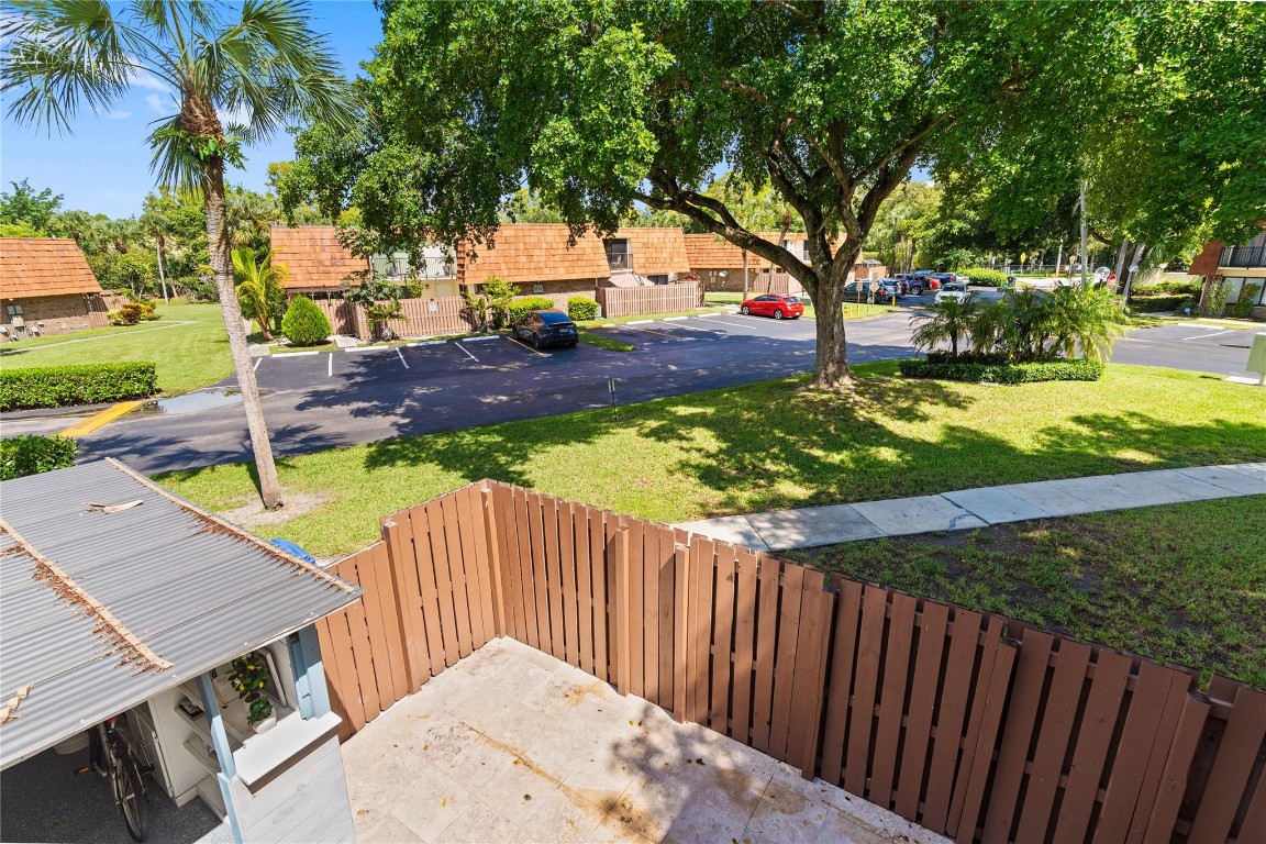 CORAL LAKE - Residential