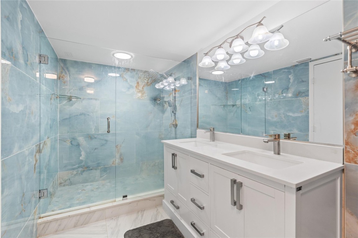 CORAL LAKE - Residential