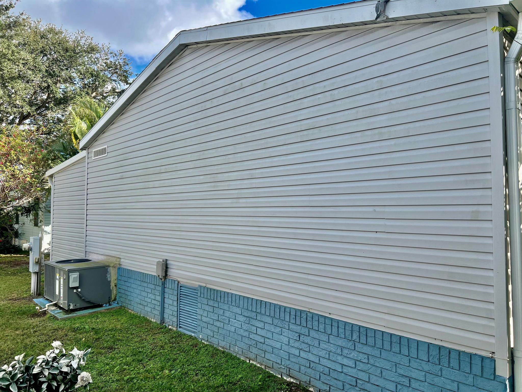 DEERFIELD LAKE - Residential