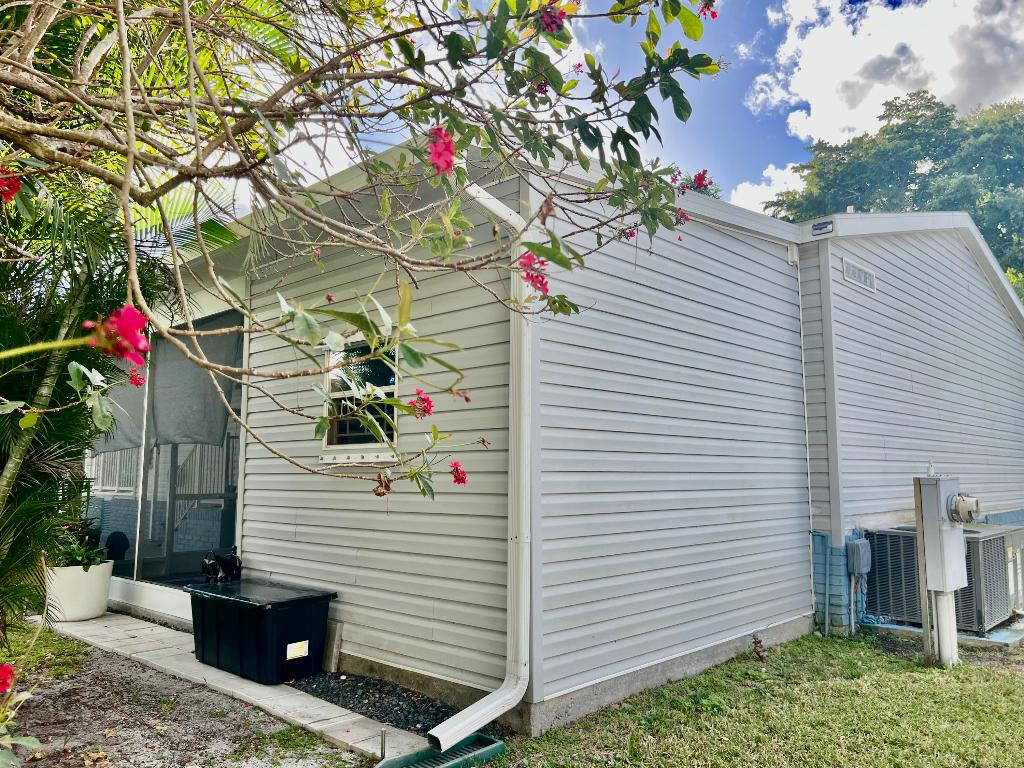 DEERFIELD LAKE - Residential