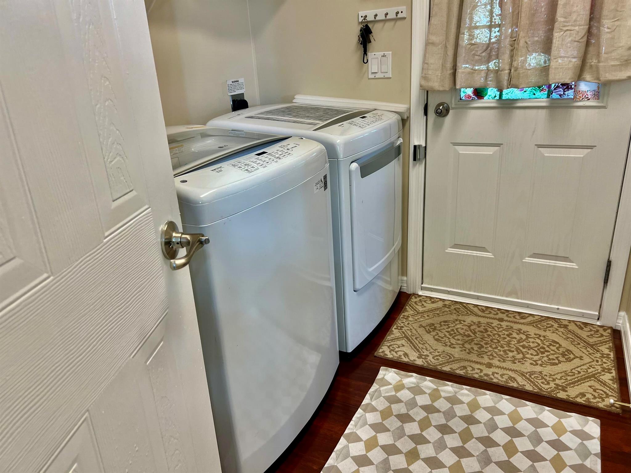 DEERFIELD LAKE - Residential