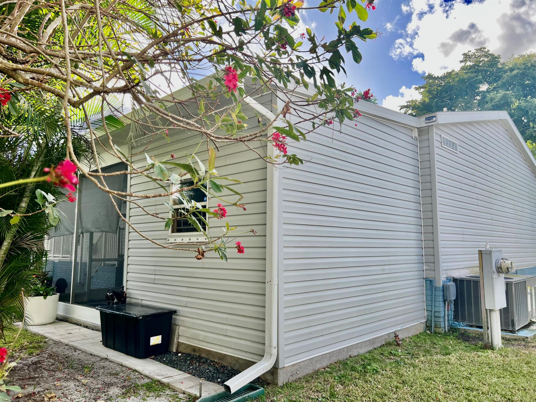 DEERFIELD LAKE - Residential