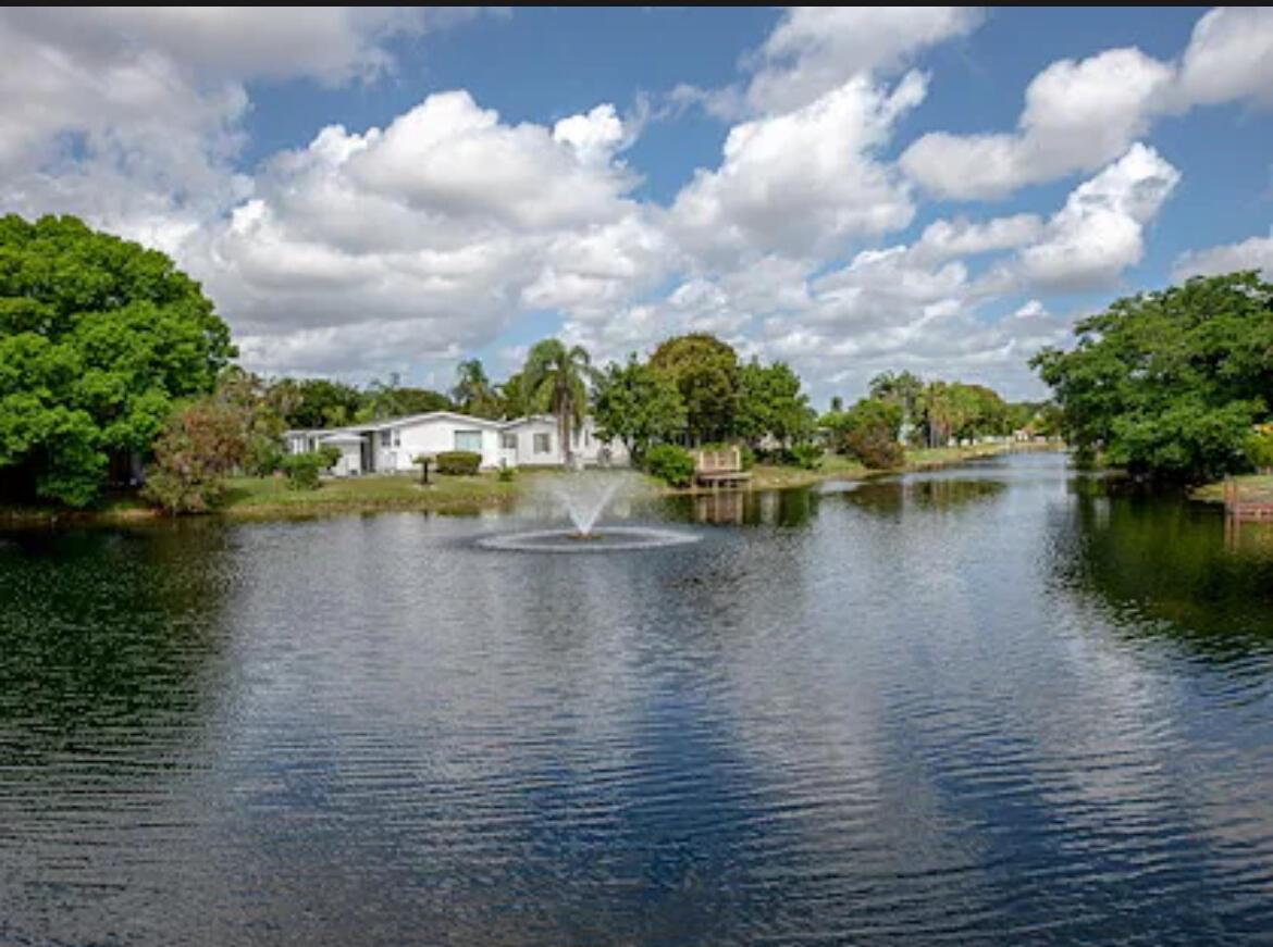 DEERFIELD LAKE - Residential