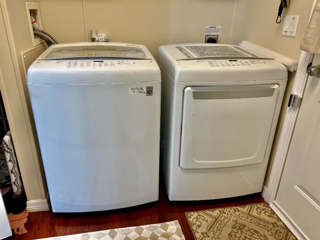 DEERFIELD LAKE - Residential