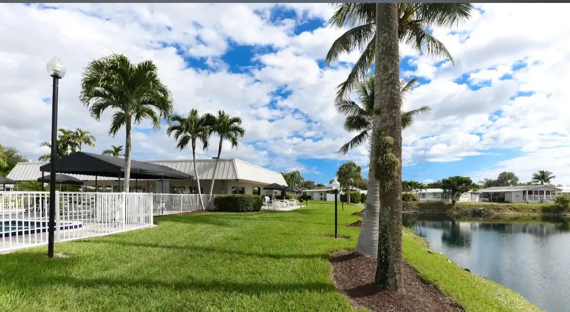 DEERFIELD LAKE - Residential