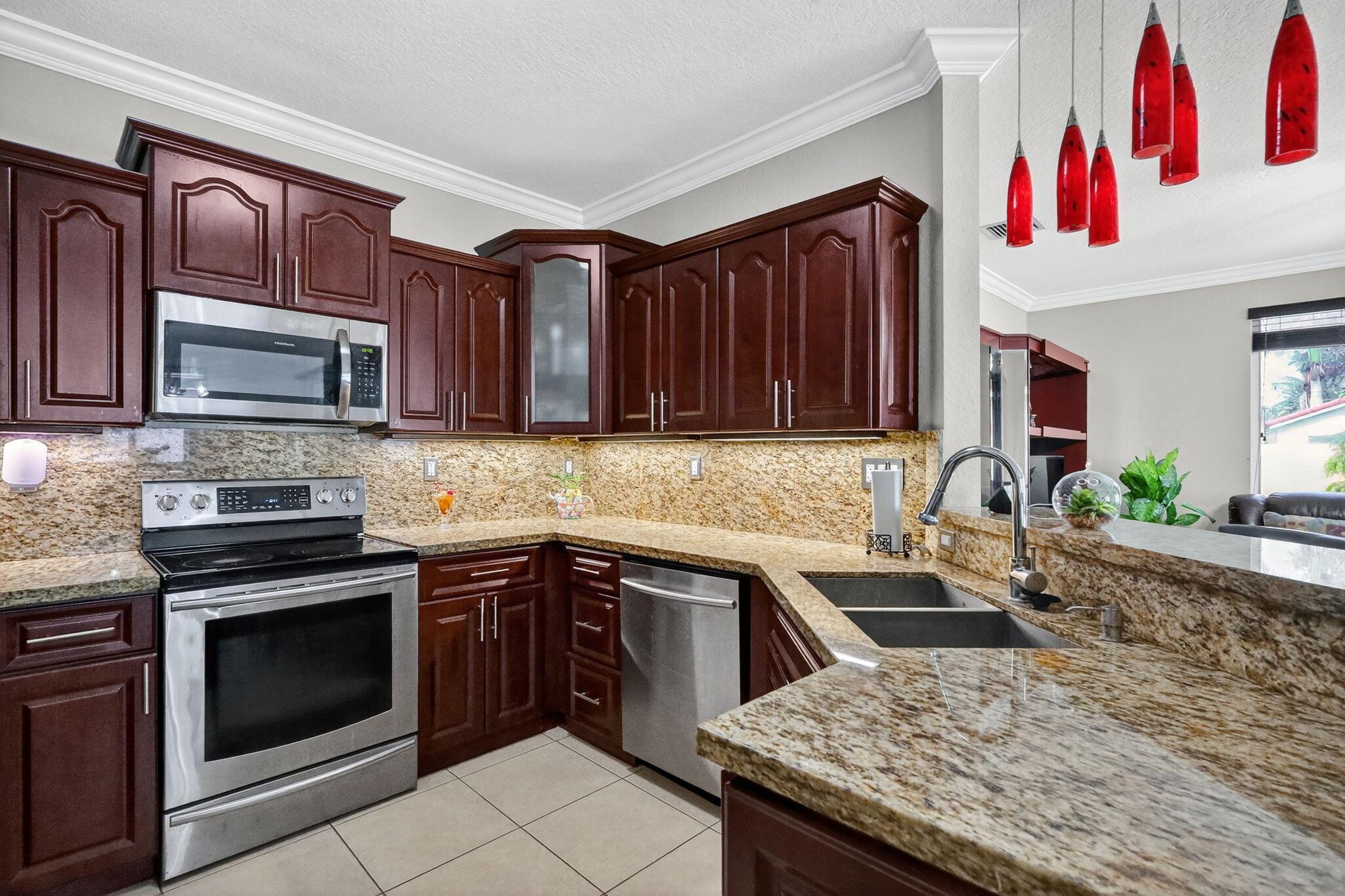 SPANISH LAKES 2ND ADDN - Residential