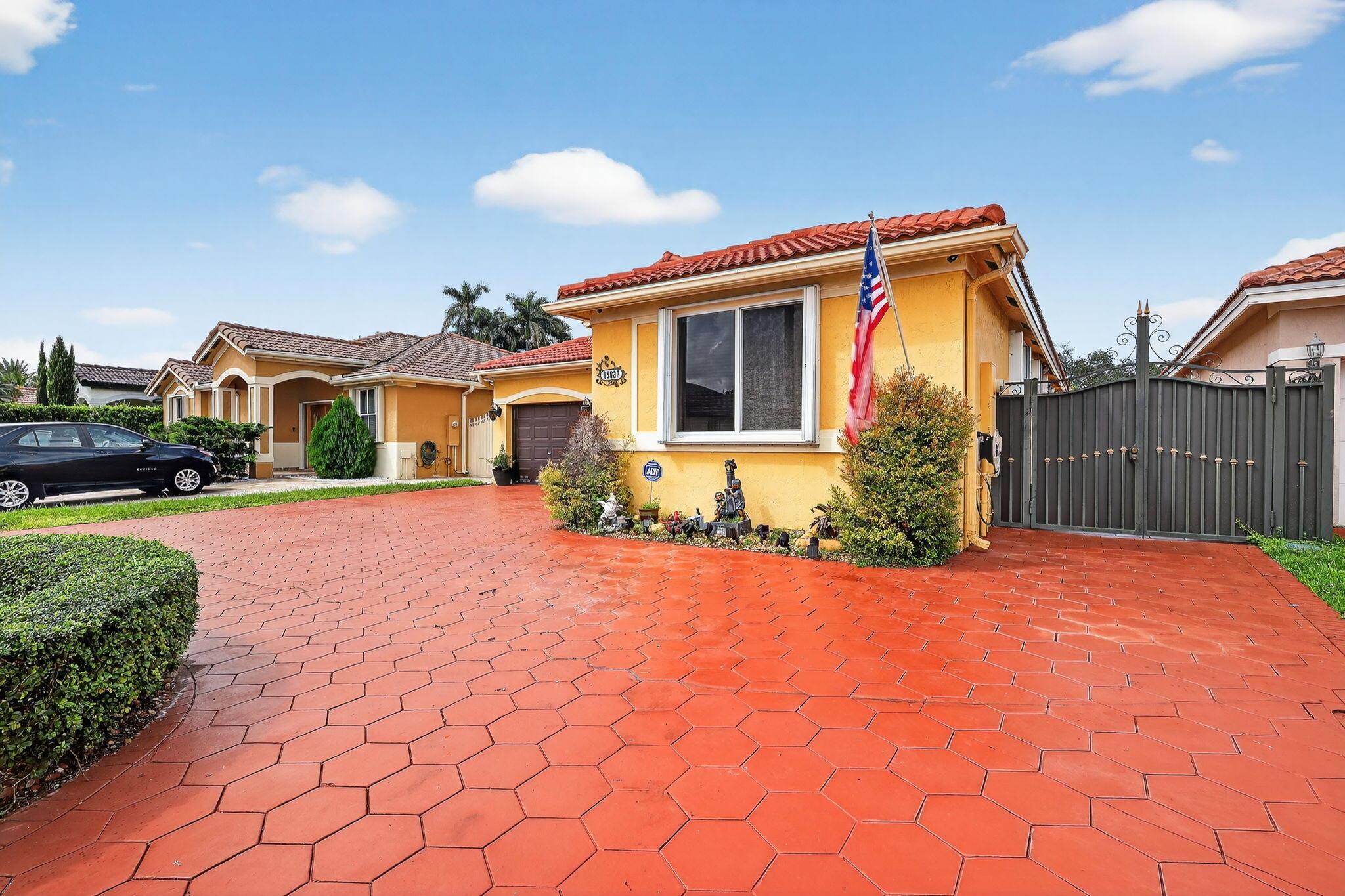 SPANISH LAKES 2ND ADDN - Residential