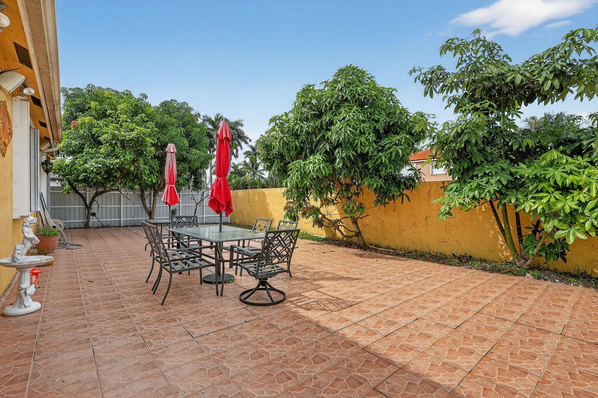 SPANISH LAKES 2ND ADDN - Residential