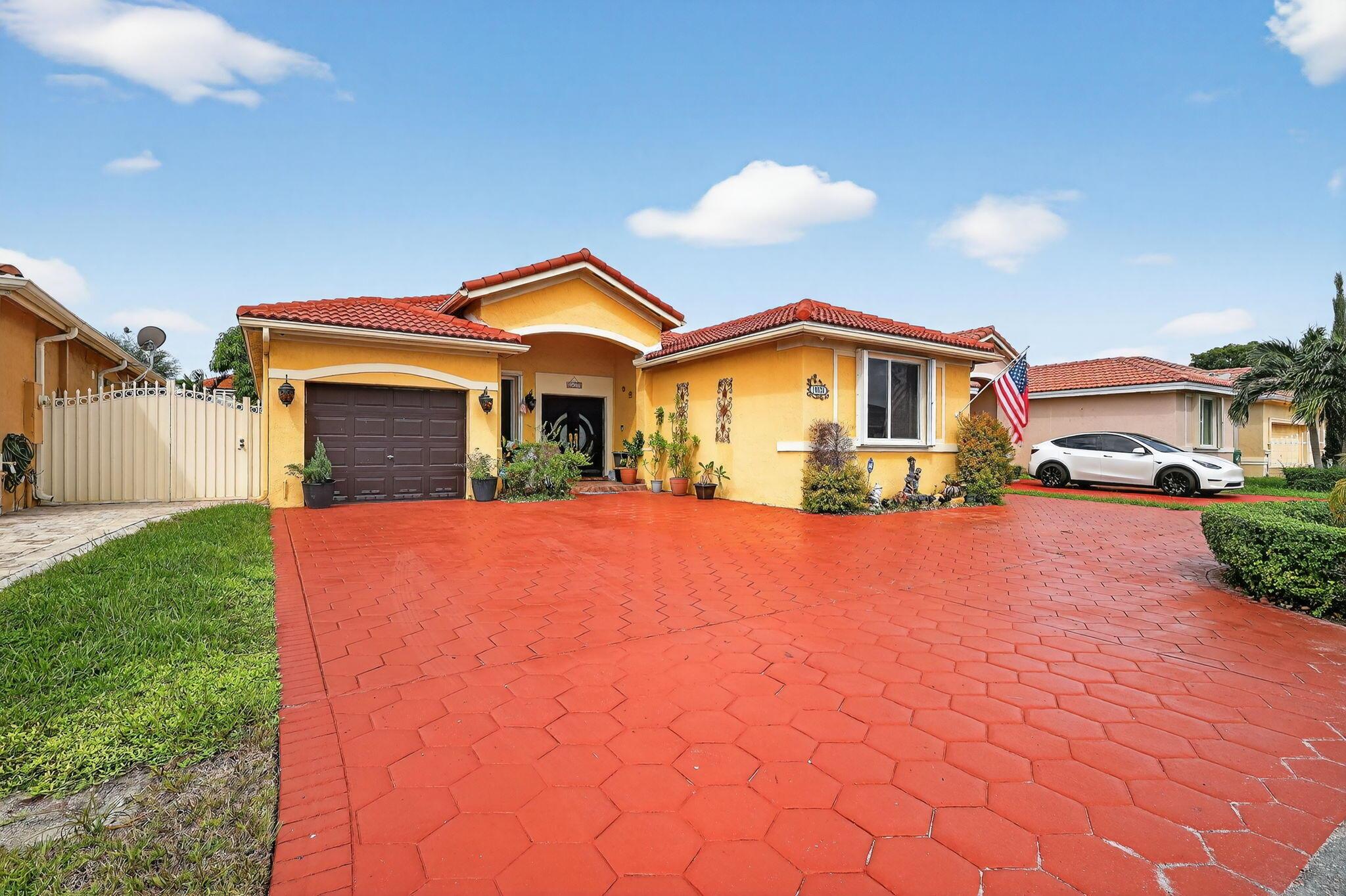 SPANISH LAKES 2ND ADDN - Residential