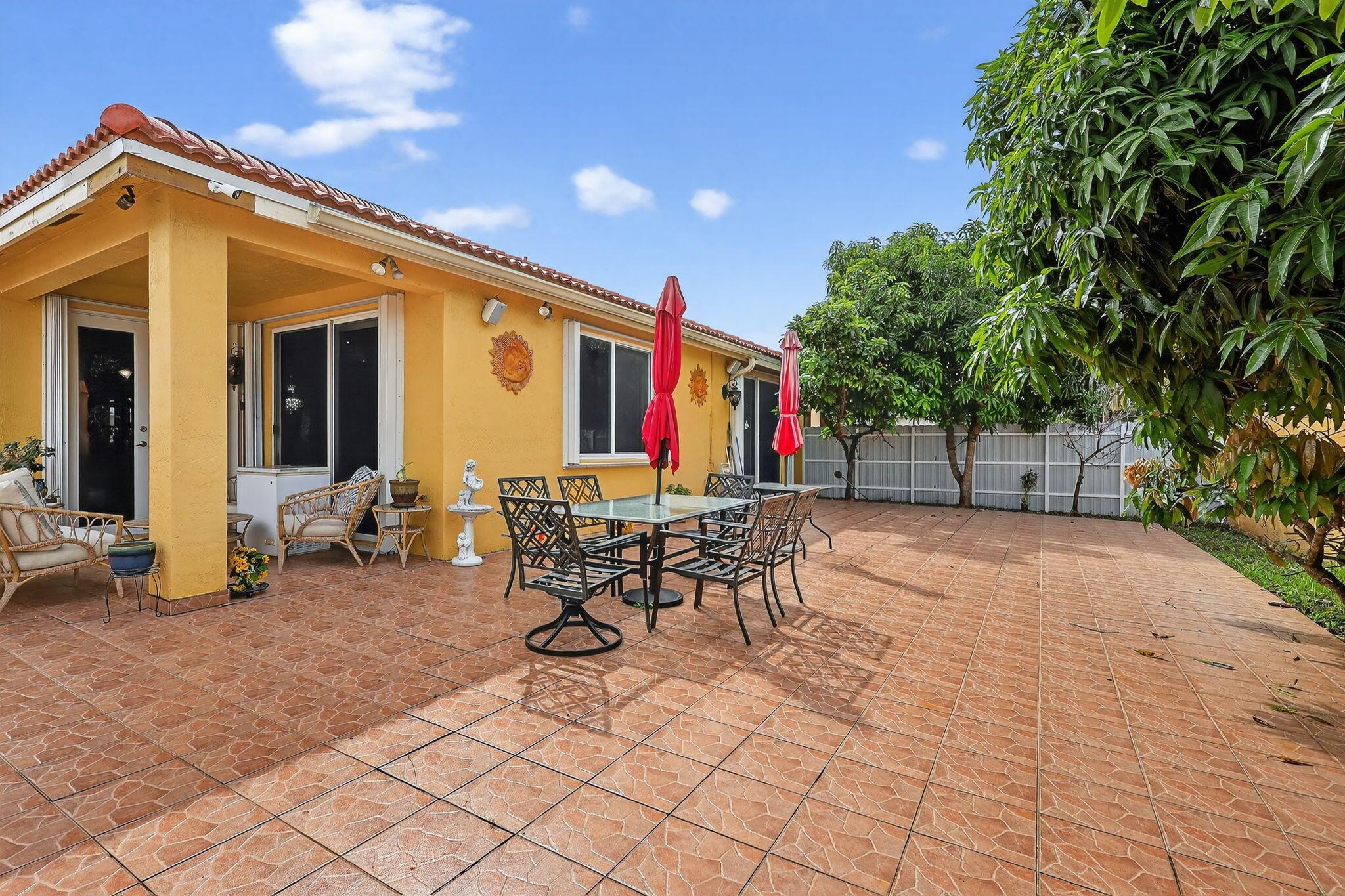 SPANISH LAKES 2ND ADDN - Residential