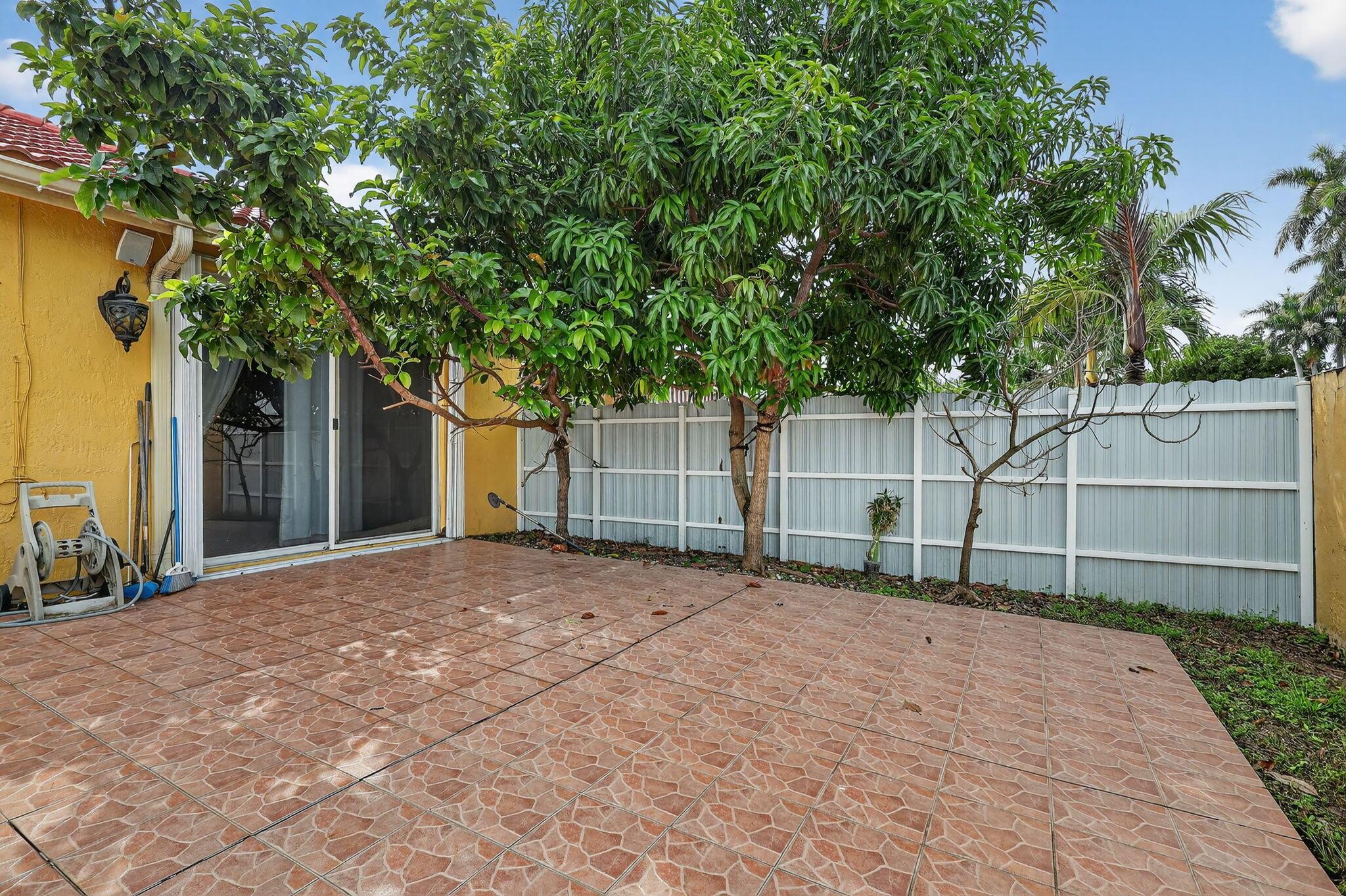 SPANISH LAKES 2ND ADDN - Residential