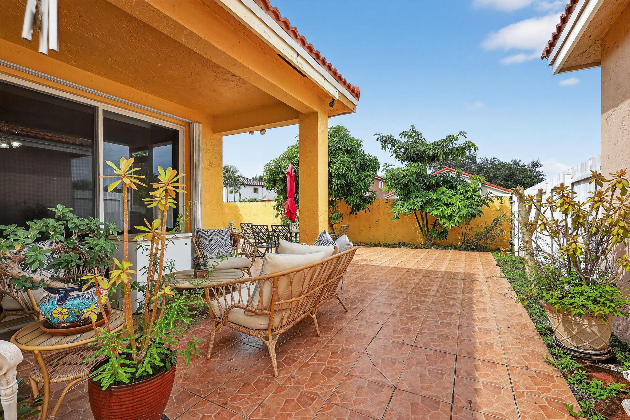 SPANISH LAKES 2ND ADDN - Residential