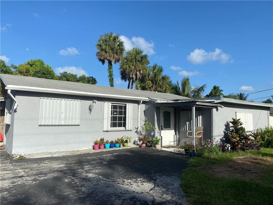 GREAT FOR INVESTORS. THIS PROPERTY IS A 4/2   PROPERTY HAS A SPACIOUS BACKYARD.  PROPERTY DOES NEED SOME TLC.APPLIANCES WILL NOT CONVEY.