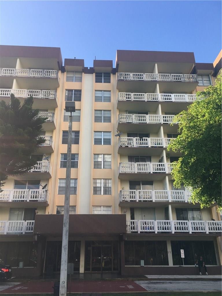 15600 NW 7th Avenue 421, Miami FL 33169