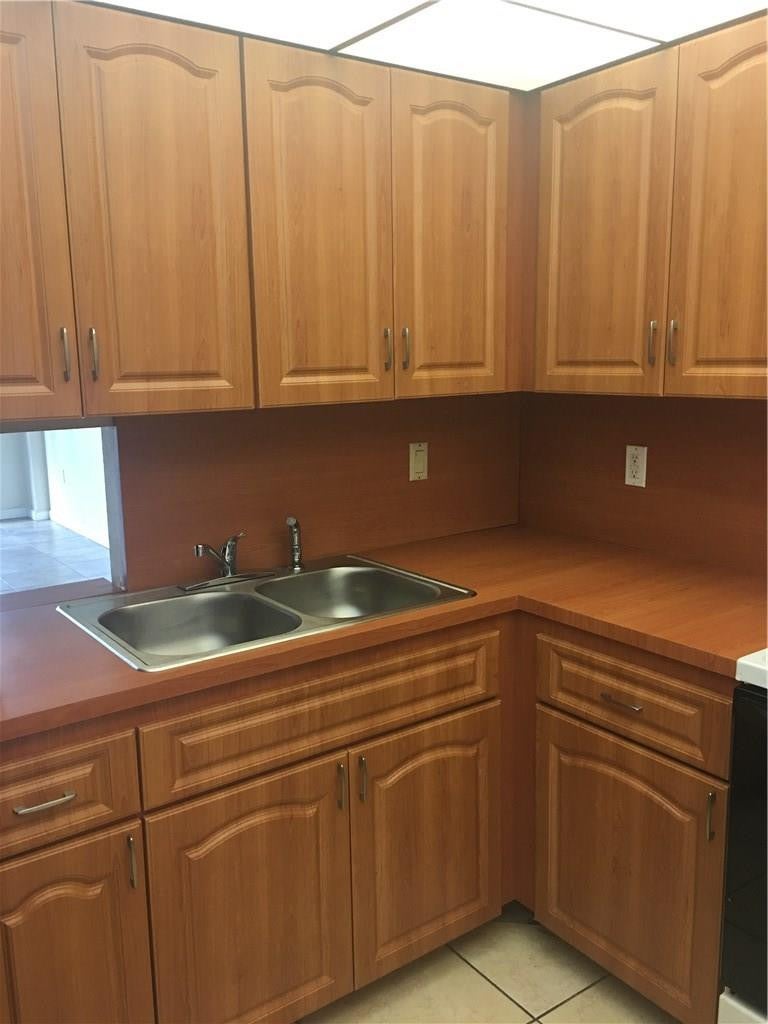 15600 NW 7th Avenue 421