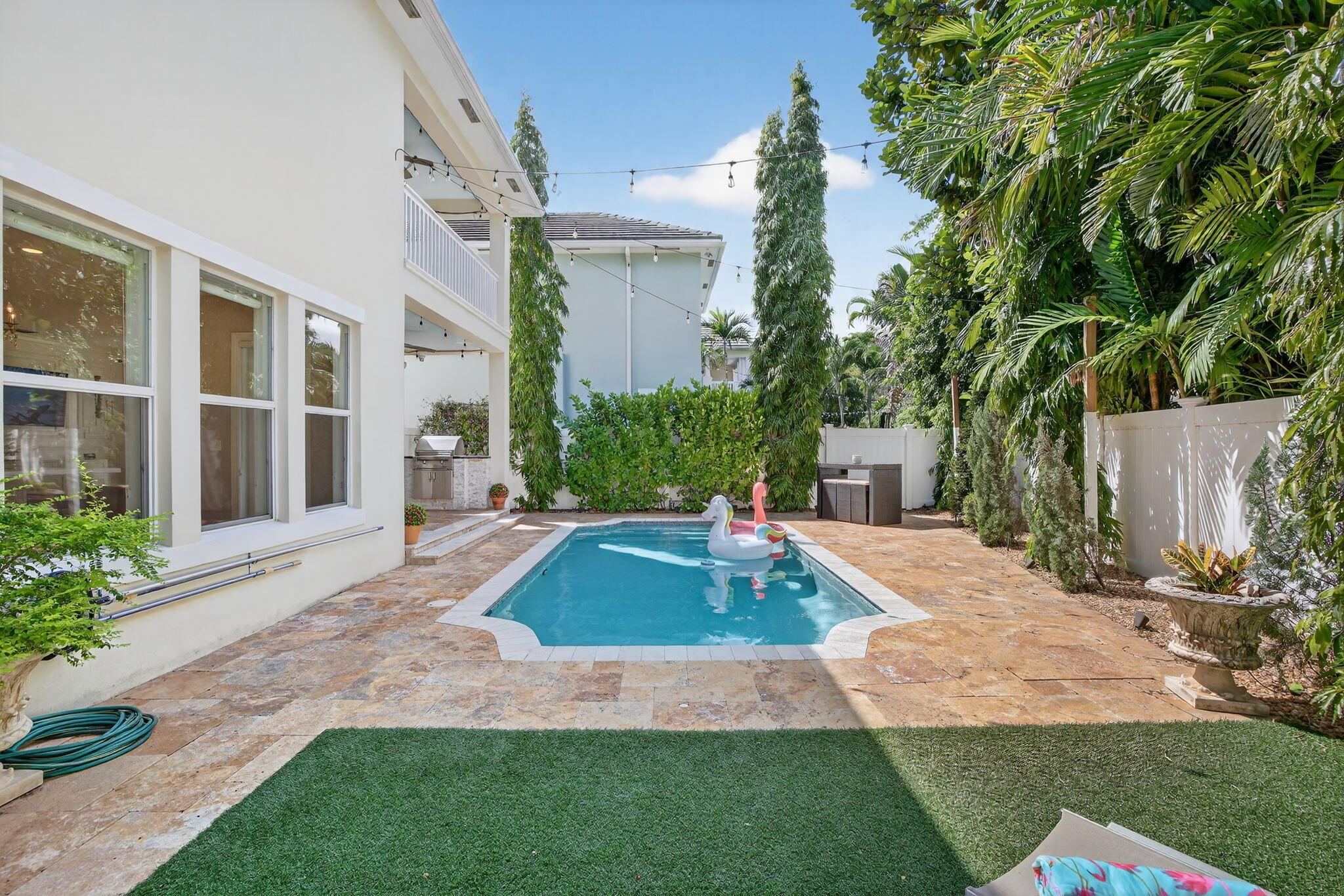 RIO VISTA C J HECTORS RES - Residential Lease
