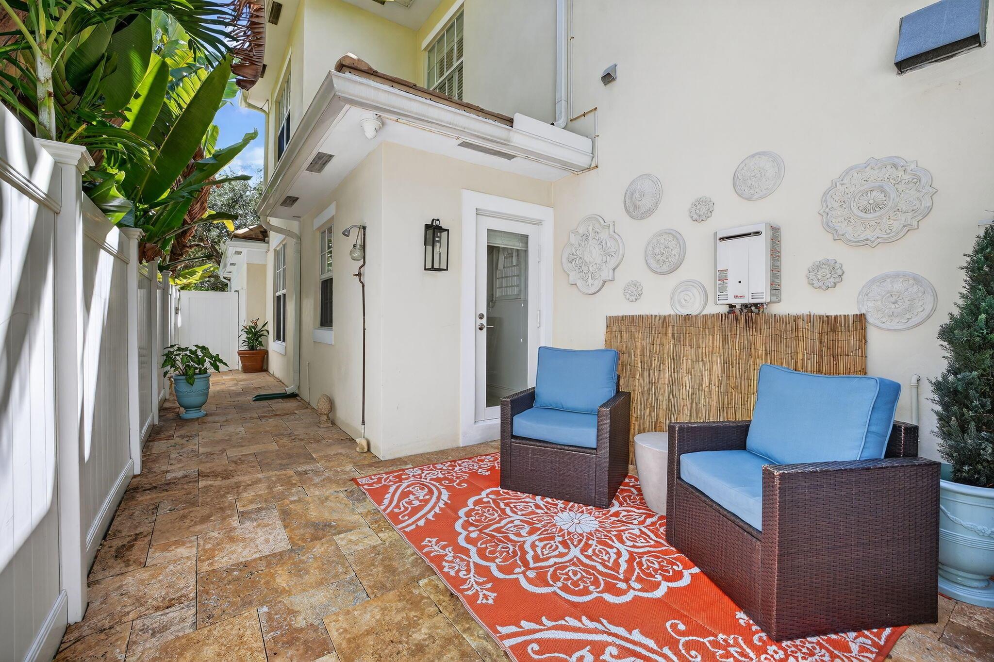 RIO VISTA C J HECTORS RES - Residential Lease