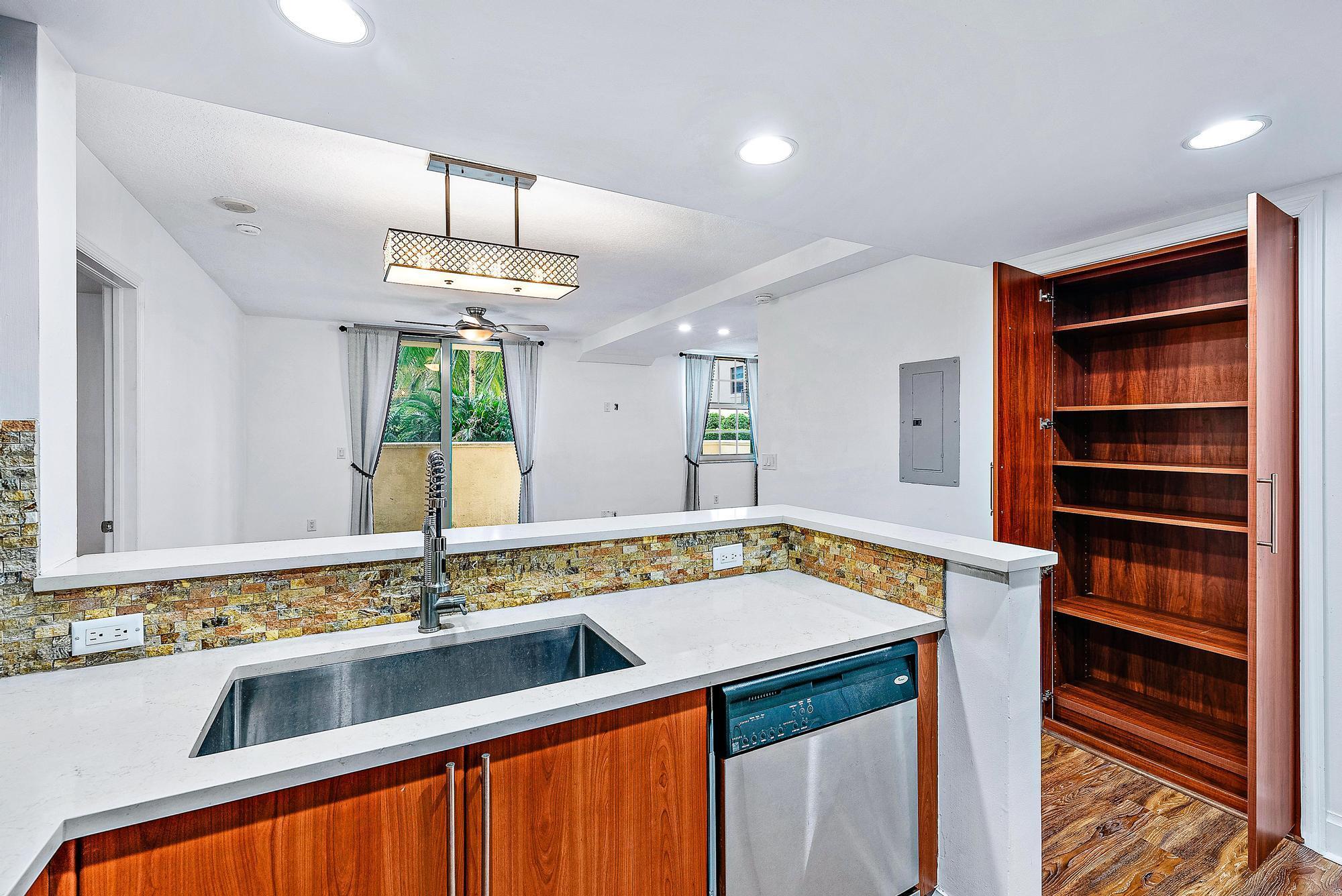 610 CLEMATIS CONDO - Residential Lease