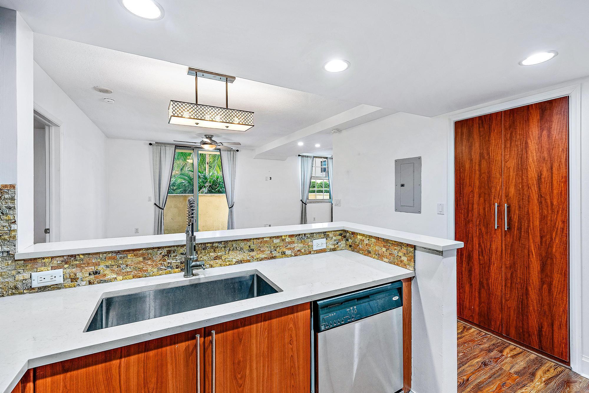 610 CLEMATIS CONDO - Residential Lease