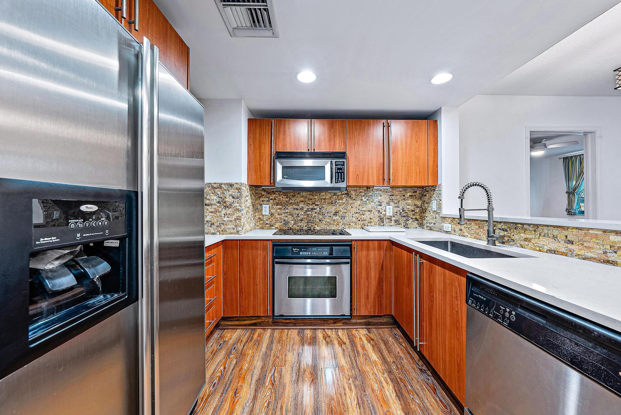 610 CLEMATIS CONDO - Residential Lease