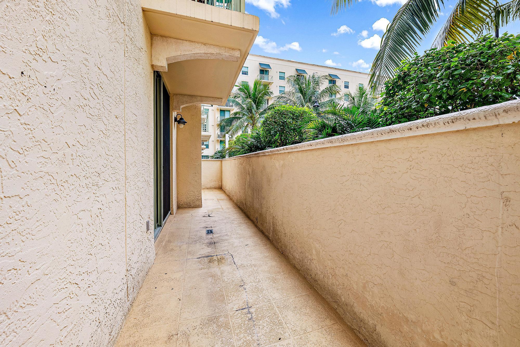 610 CLEMATIS CONDO - Residential Lease