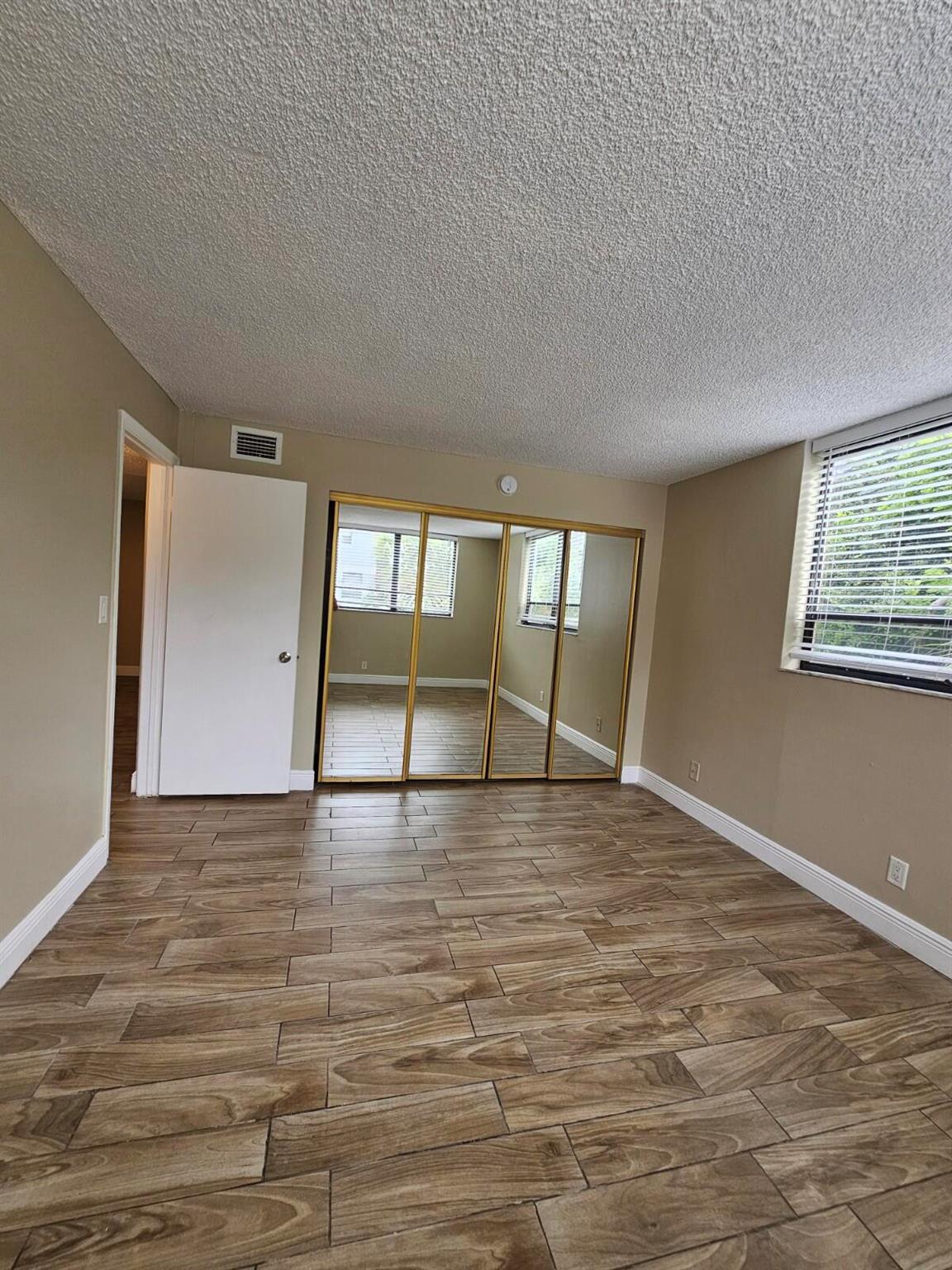 PRESIDENTIAL GOLFVIEW CON - Residential