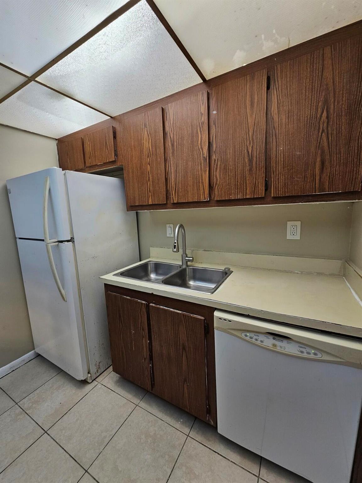 PRESIDENTIAL GOLFVIEW CON - Residential