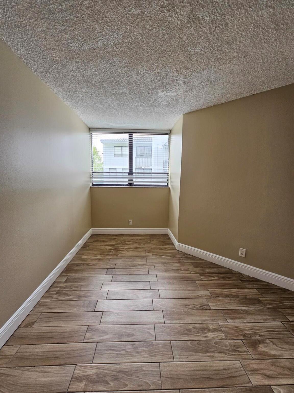 PRESIDENTIAL GOLFVIEW CON - Residential