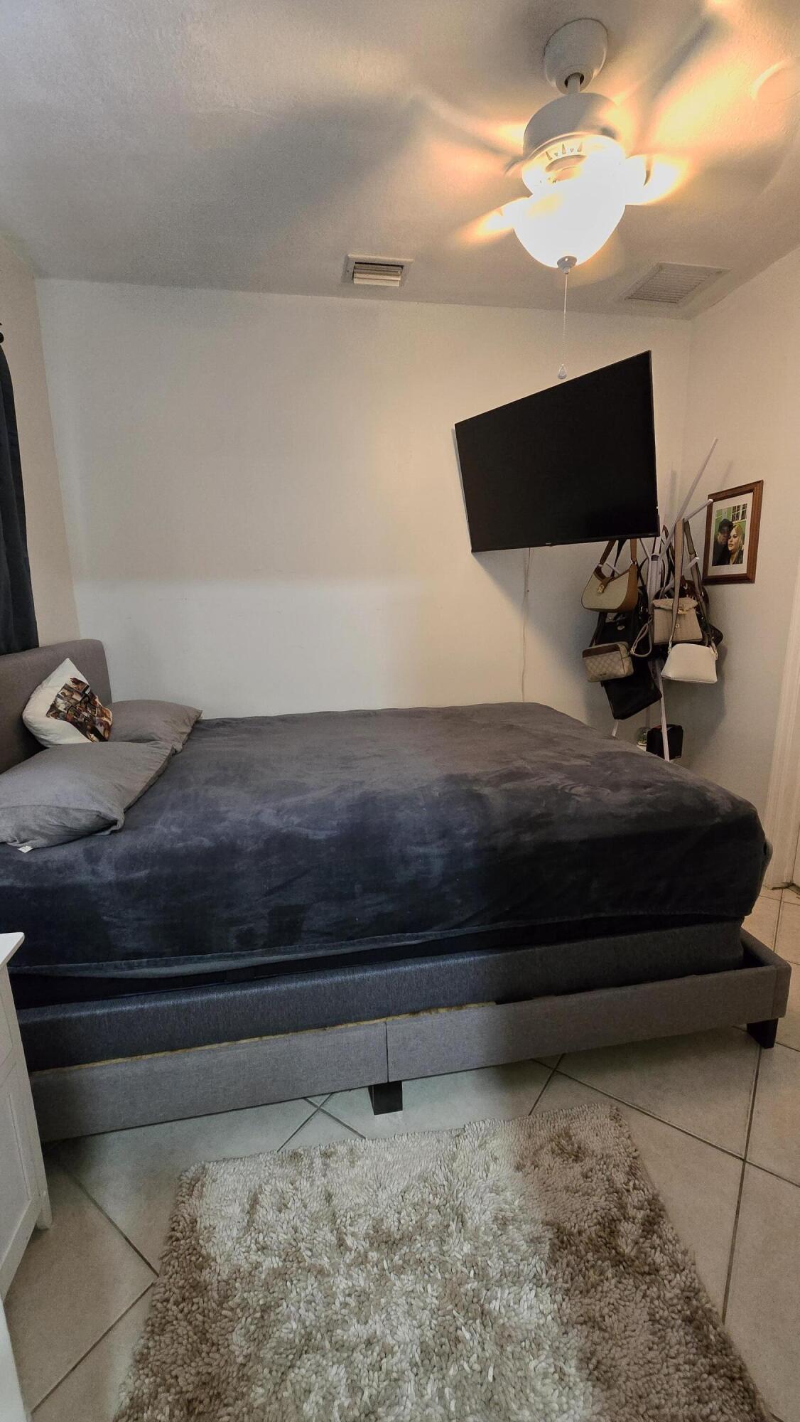 ROYAL PALM ESTATES 4 - Residential Income