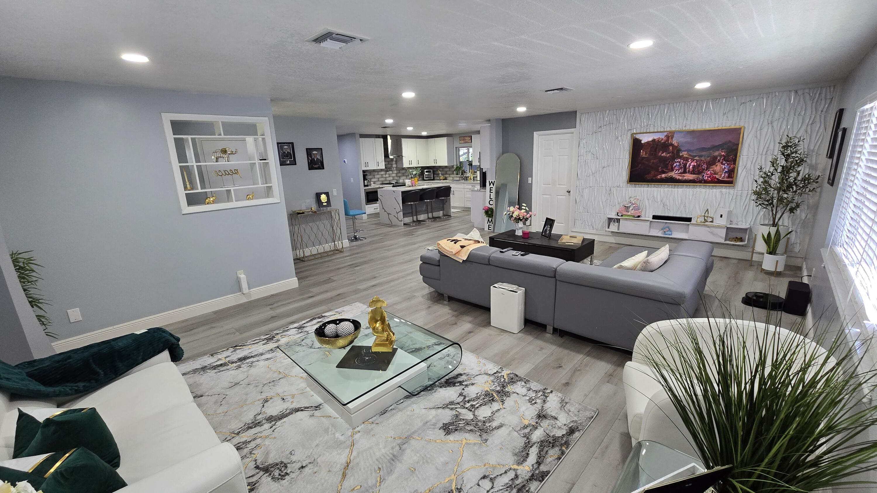 ROYAL PALM ESTATES 4 - Residential Income