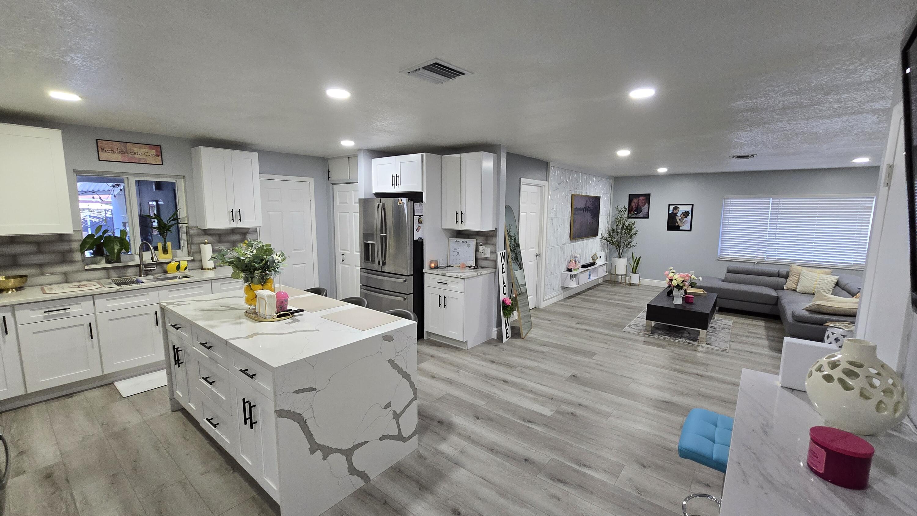 ROYAL PALM ESTATES 4 - Residential Income