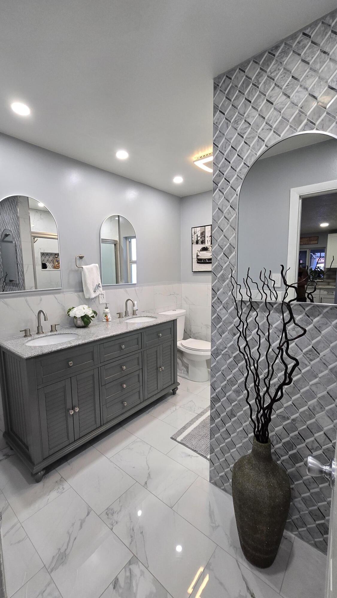 ROYAL PALM ESTATES 4 - Residential Income