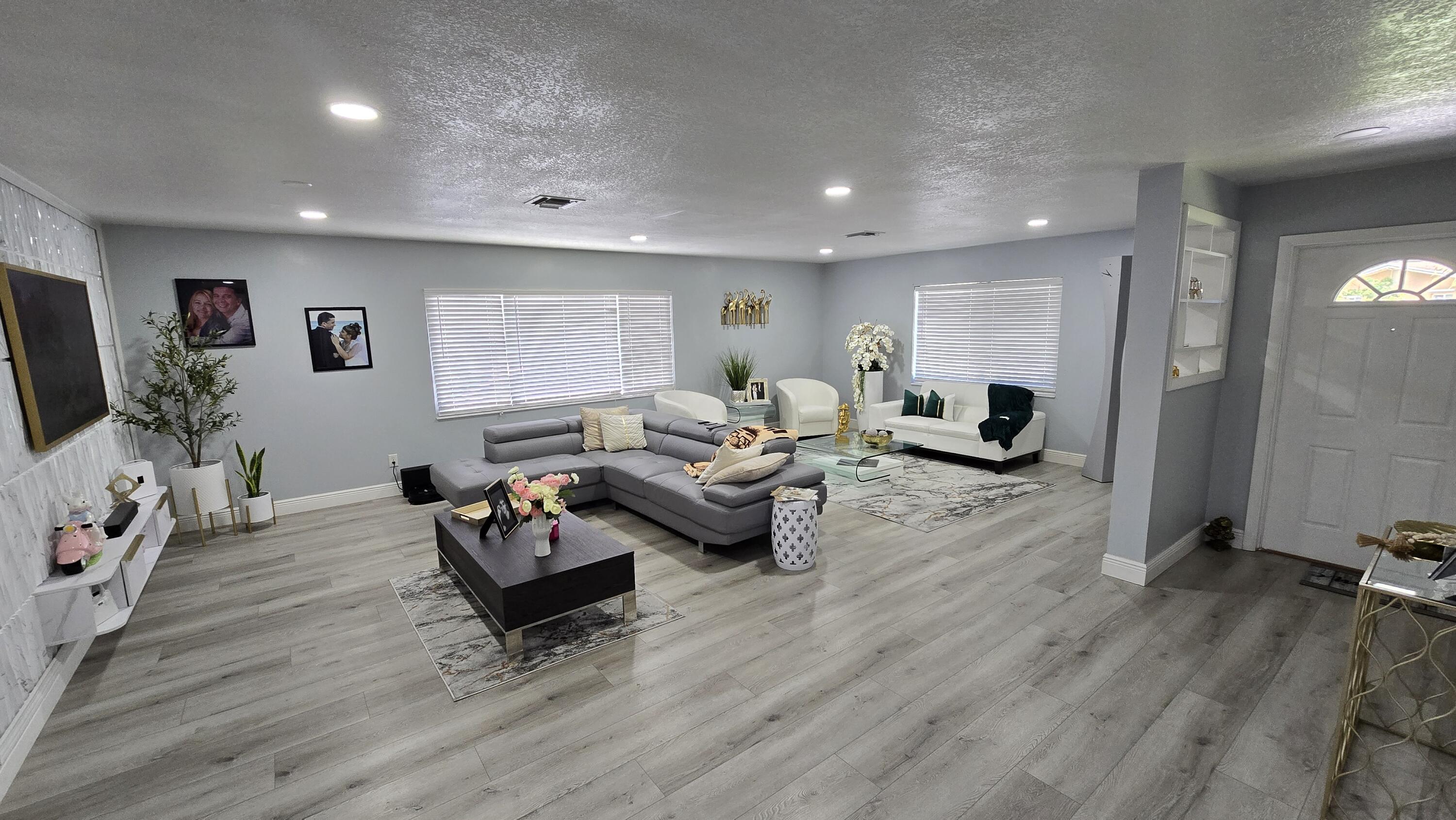 ROYAL PALM ESTATES 4 - Residential Income