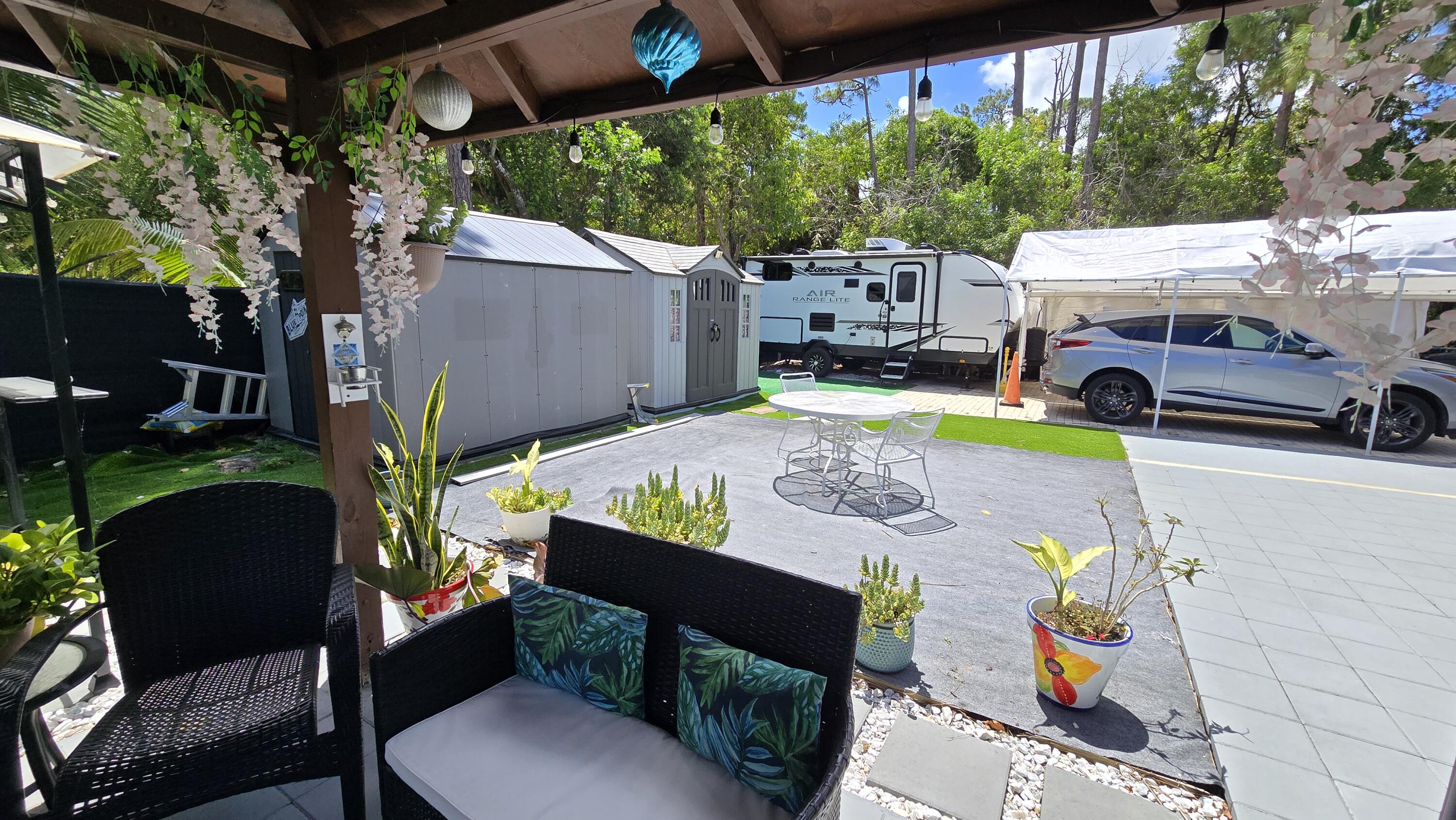 ROYAL PALM ESTATES 4 - Residential Income