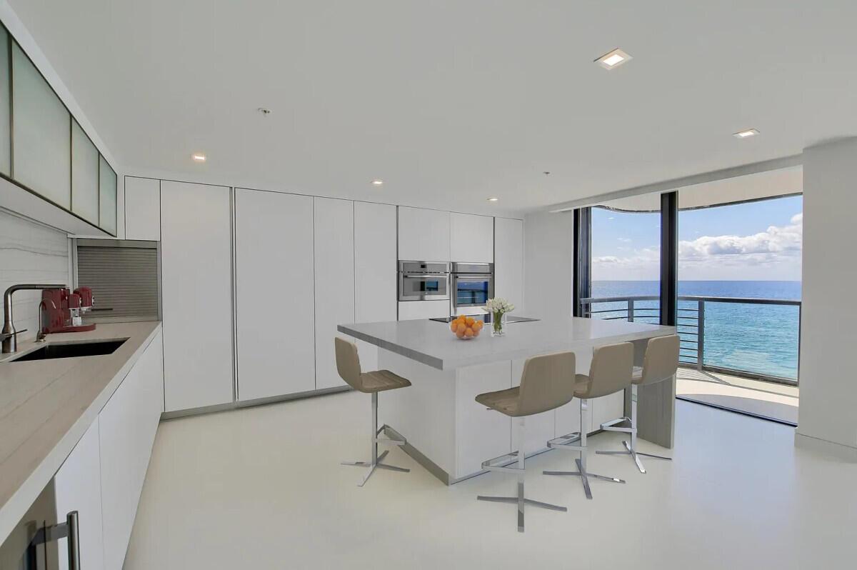 250 S Ocean Boulevard 11f