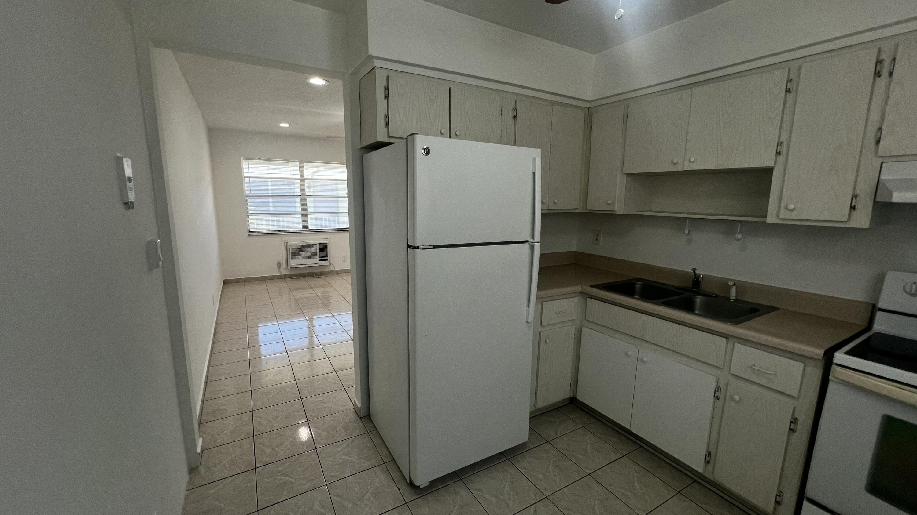 EDGEWATER BEACH CONDO - Residential Lease