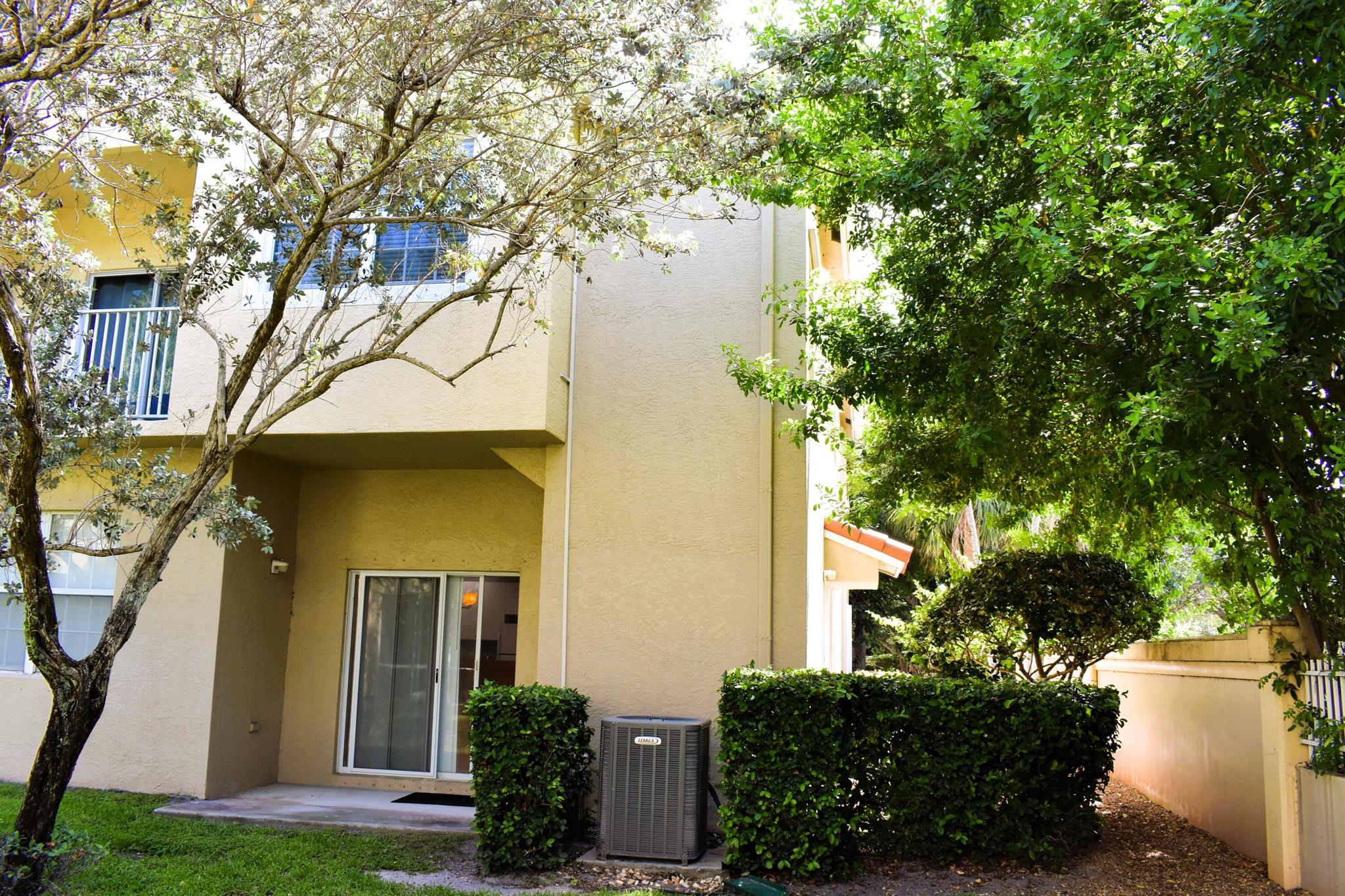 TEQUESTA TRACE CONDO - Residential Lease