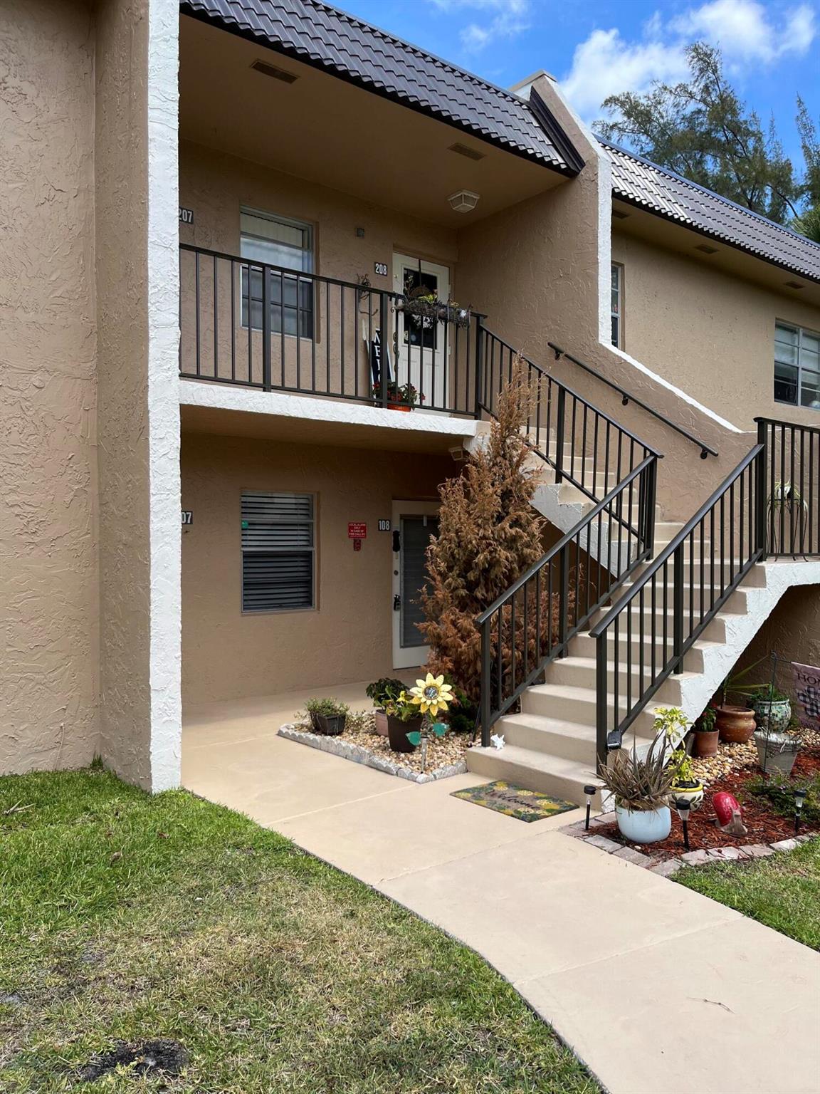 Nice and spacious first floor unit. You will find tile thru out and laminate in bedrooms. Walk-in closets in both bedrooms. Large enclosed patio surrounded in 2 sides by water. Unit is close to second gate for your convenience.Water purifier installed Nov. 18 2023 in the kitchen.All furniture, TV's and Cameras included on sale except by office desks, office chairs and personal belongings.
