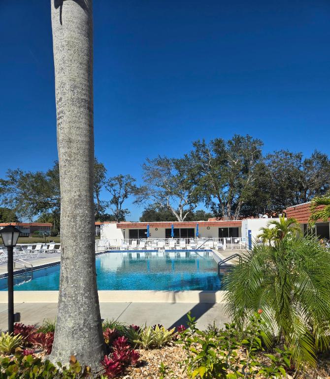 VISTA DEL LAGO CONDO - Residential