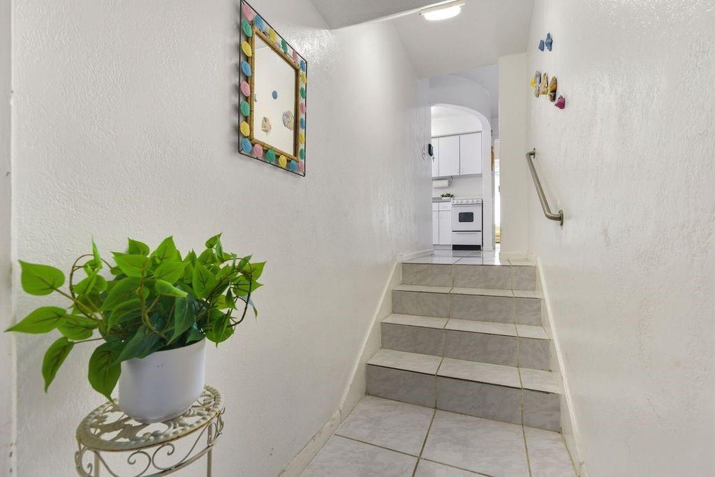 Seahorse Oceanside Apts - Residential Lease