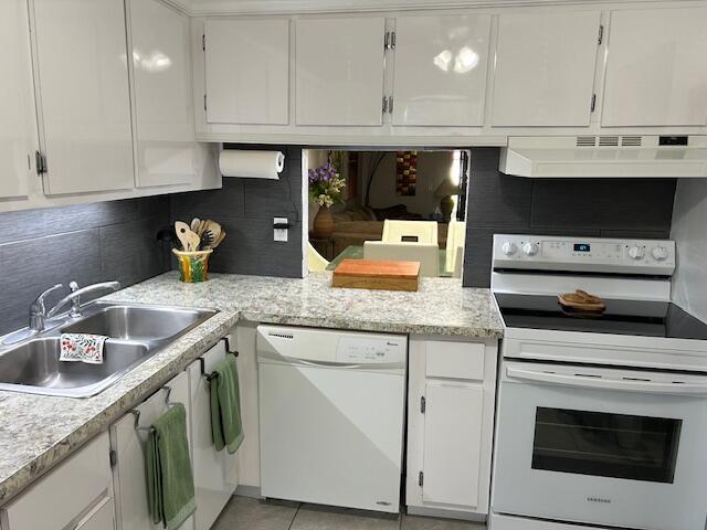 GOLDEN LAKES VILLAGE - Residential