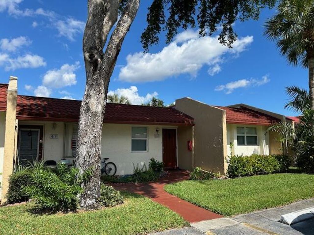 Photo of 417 Lake Evelyn Drive, West Palm Beach, FL 33411 (MLS # R11135215)
