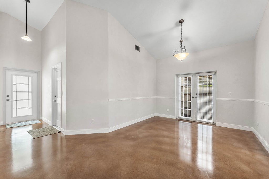 Photo of 3145 W Quayside Drive, Hollywood, FL 33026 (MLS # B26080566)