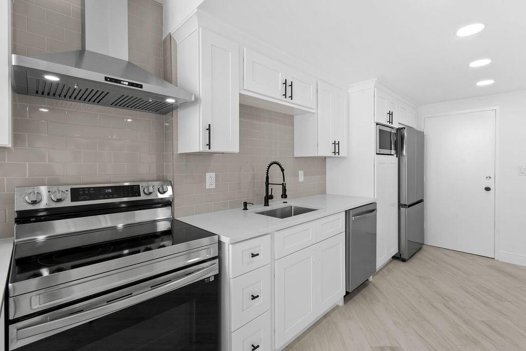 PORTOFINO SOUTH CONDO ESTATES OF SOUTH PALM BEACH - Residential