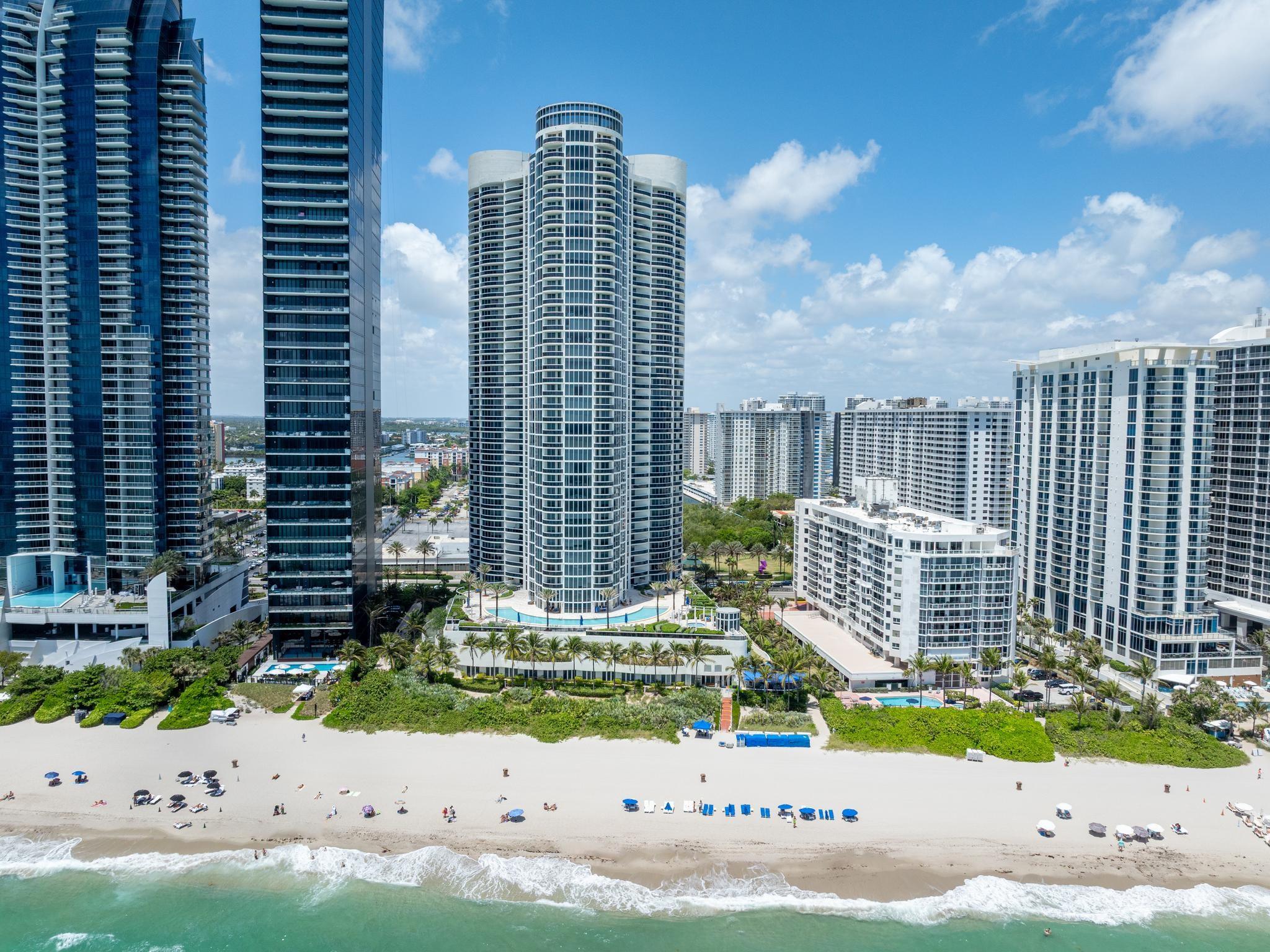 OCEAN FOUR - Residential